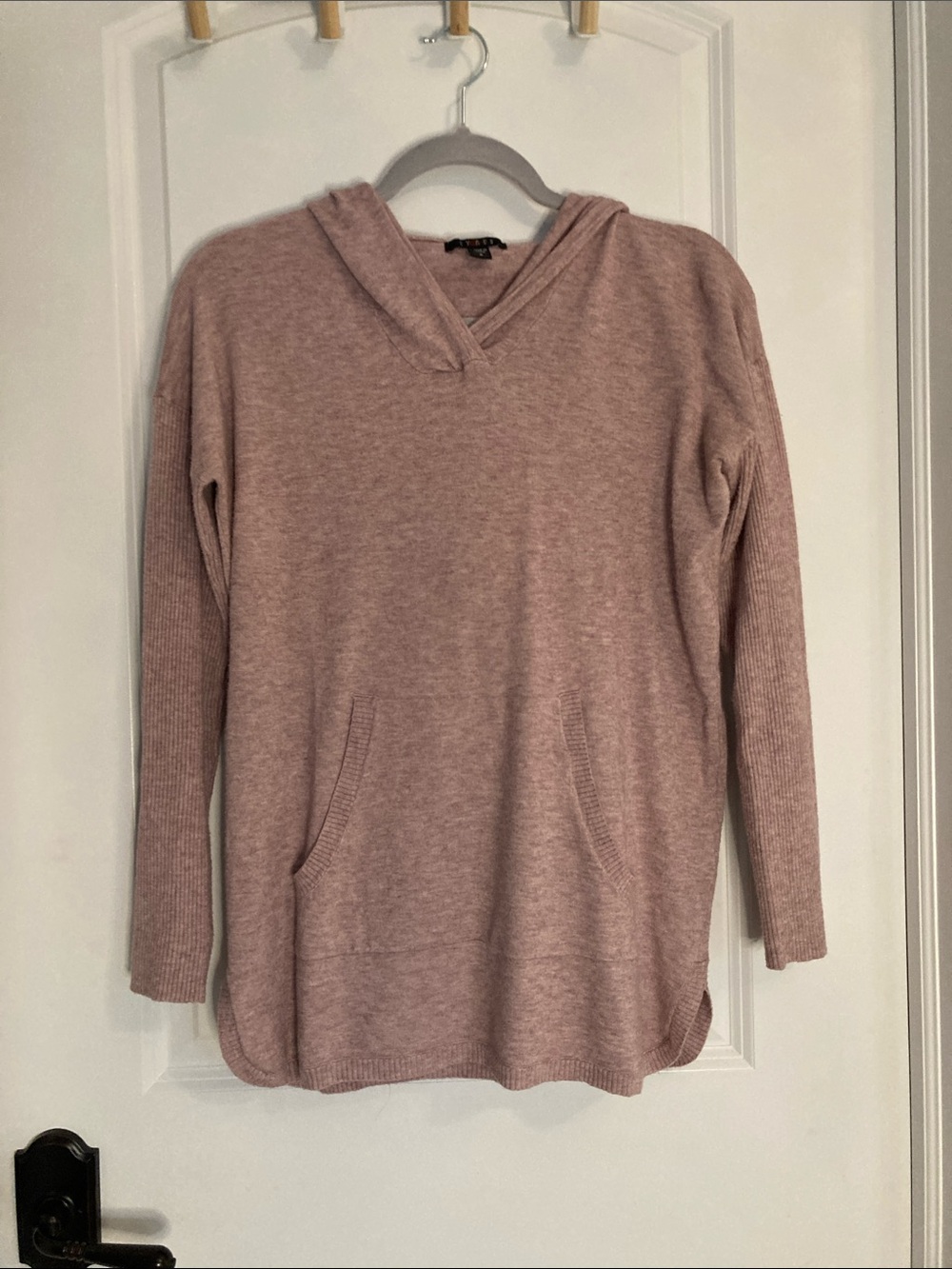Cyrus V-Neck Pullover in Mauve Pink